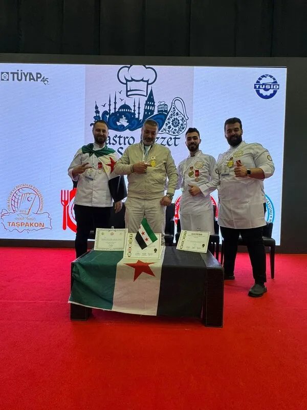 الشيف السوري يحصد الذهب ويتوج بكأس مهرجان الطهي في تركيا بعد فترة توقف