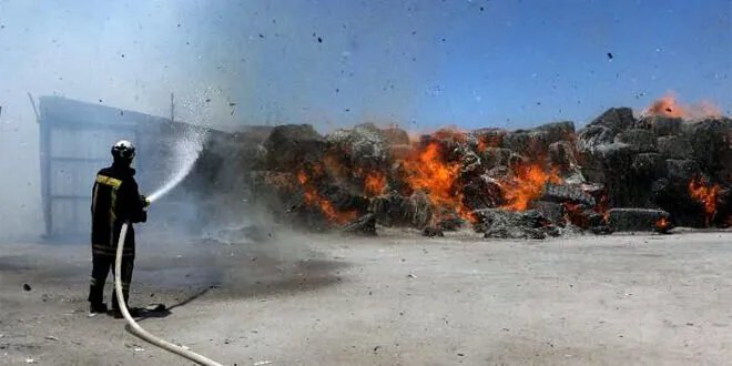 السيطرة على حريق ضخم في معمل ومستودع للكرتون بريف دمشق بعد جهود استمرت 9 ساعات