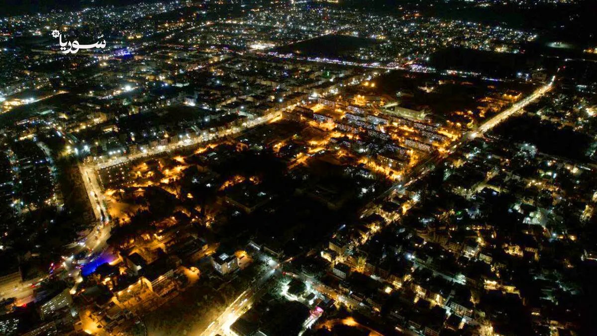 حلب تنير من جديد: مبادرة لإعادة إحياء شوارع وأحياء المدينة بالطاقة الشمسية ومصابيح LED