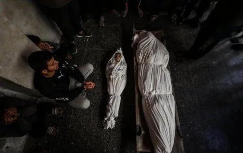 مجزرة في غزة: أكثر من 60 شهيدًا بينهم أطفال ونساء في قصف إسرائيلي مكثف