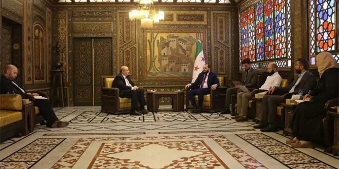 محافظ دمشق يبحث تعزيز التعاون مع شبكة الآغا خان في مشاريع حيوية