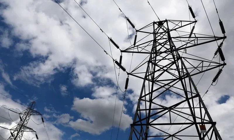 انفراج أزمة الكهرباء في سوريا: توقعات بزيادة ساعات التغذية مع استيراد الطاقة من تركيا