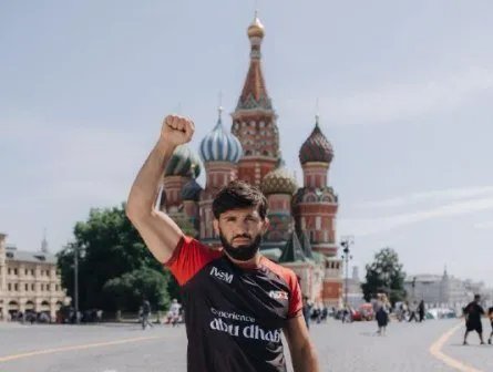 موسكو تستضيف بطولة أبوظبي إكستريم 10: نجوم عالميون ومواهب إماراتية تتألق