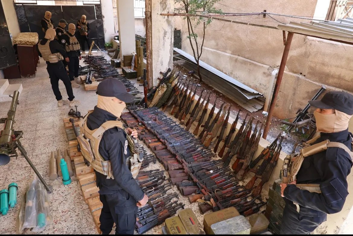 الأمن الداخلي السوري يفكك مخططاً لزعزعة الاستقرار ويضبط ترسانة أسلحة في ريف حمص