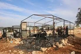 ماس كهربائي يشعل النيران في مخيم للنازحين بريف إدلب: احتراق خيام وتفاقم الأوضاع الإنسانية