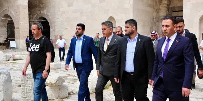 محافظا إدلب واللاذقية يبحثان في تركيا تعزيز التعاون في الخدمات الاجتماعية والصحية