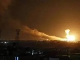 غارات إسرائيلية مكثفة تستهدف طرق إمداد حزب الله في منطقة القصير الحدودية