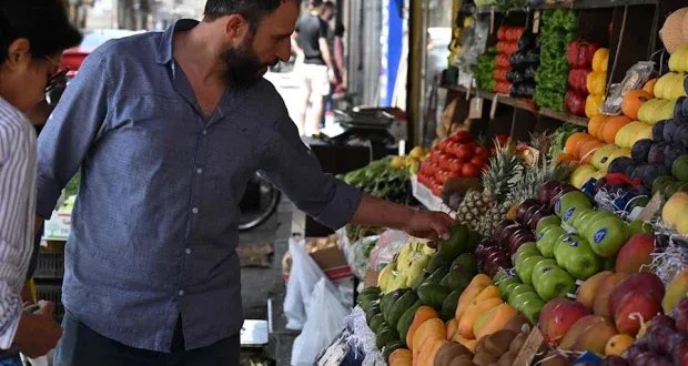 زيادة الرواتب في سوريا: هل تفي الحكومة بوعودها في ظل الأزمة الاقتصادية؟