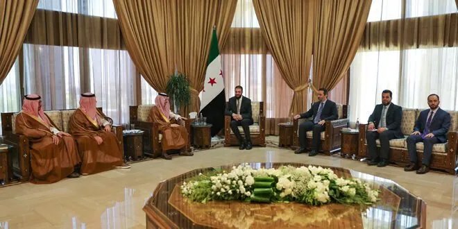 الرئيس الشرع يبحث تعزيز التعاون مع وفد سعودي رفيع المستوى برئاسة وزير الخارجية