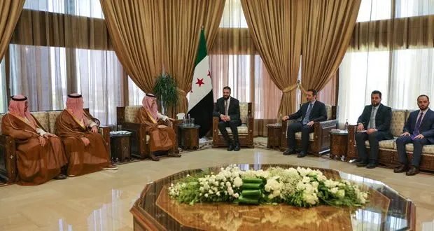 الرئيس الشرع يبحث تعزيز التعاون مع وفد سعودي رفيع المستوى برئاسة وزير الخارجية