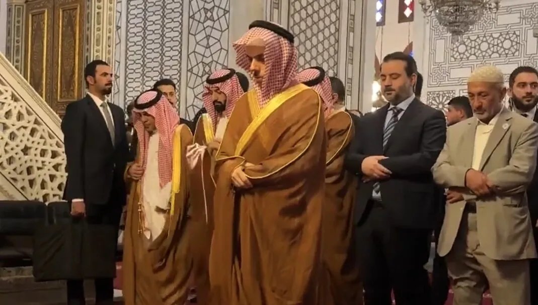السعودية وقطر تتعهدان بدعم مالي لموظفي القطاع العام في سوريا: تفاصيل زيارة وزير الخارجية السعودي إلى دمشق