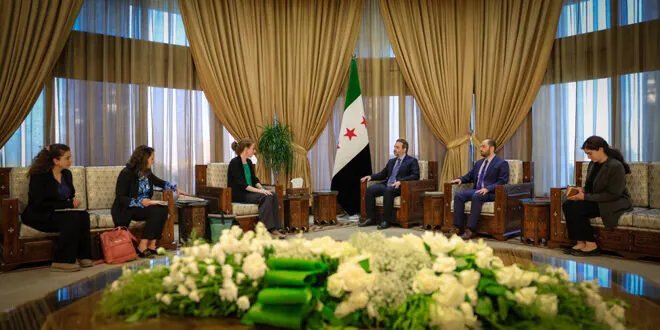 وزير الخارجية السوري يبحث قضايا مشتركة مع وفد من منظمة العفو الدولية في دمشق