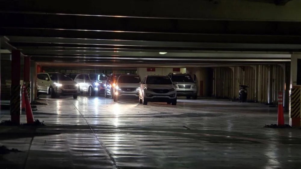 وصول دفعة جديدة من السيارات الكورية إلى مرفأ طرطوس وسط انتقادات حول تنظيم الاستيراد