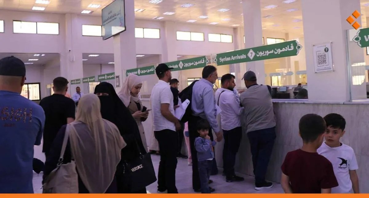 إقبال كثيف للمغتربين السوريين عبر معبر نصيب لقضاء عطلة العيد وعودة طوعية للاجئين من الأردن