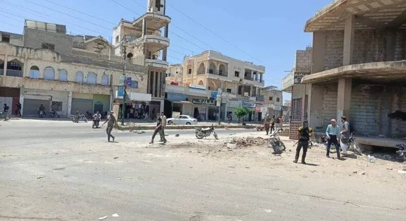 اشتباكات عنيفة بين مجموعات مسلحة وقوات النظام في ريف درعا تسفر عن تصعيد ميداني