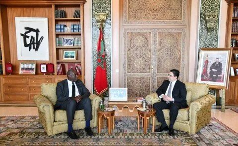 تحول في الموقف البريطاني: لندن تدعم مقترح المغرب لحل نزاع الصحراء الغربية والجزائر تعرب عن أسفها