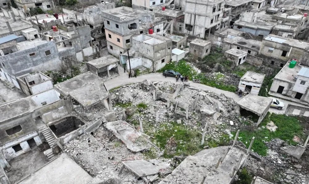 صرخة من ريف حمص: بلدة الزارة تستغيث لإنقاذها من التهميش ونقص الخدمات