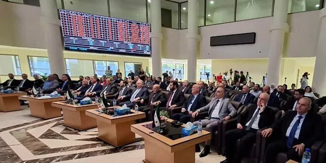سوق دمشق للأوراق المالية ينفض غبار التوقف ويعود للتداول.. هل تبدأ مرحلة التعافي الاقتصادي؟