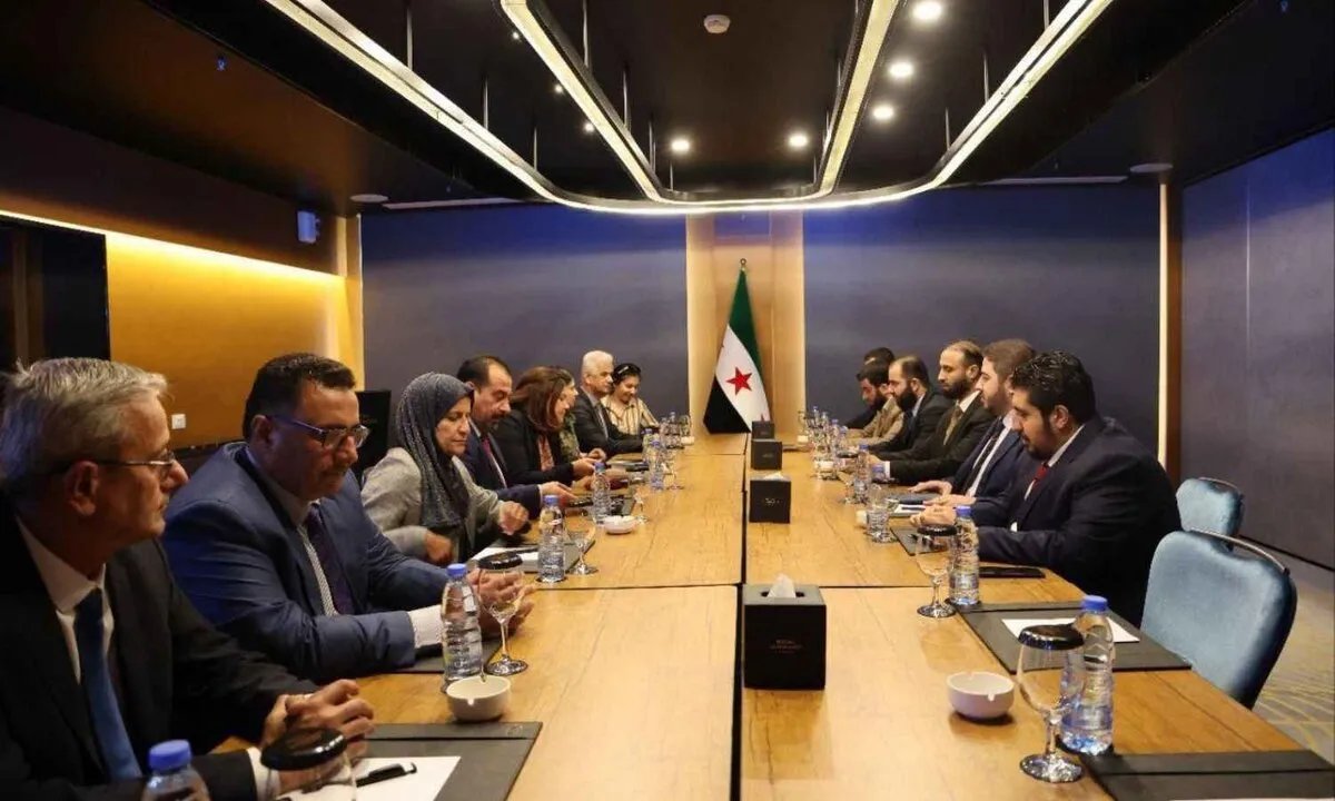 انفراج في مفاوضات دمشق وقسد: توافق حول امتحانات الشهادات وتبادل الأسرى