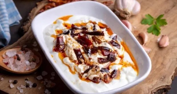 سلطة الباذنجان بالزبادي: طبق جانبي شهي ومغذي لسفرة العيد والمناسبات