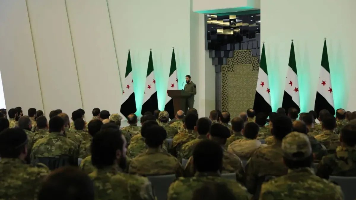 موافقة أمريكية مثيرة للجدل على دمج مقاتلين أجانب في الجيش السوري: تفاصيل الخطة والشروط