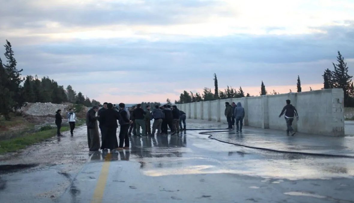 قصف مدفعي مجهول يعيد إغلاق معبر أبو الزندين شرق حلب بعد افتتاحه