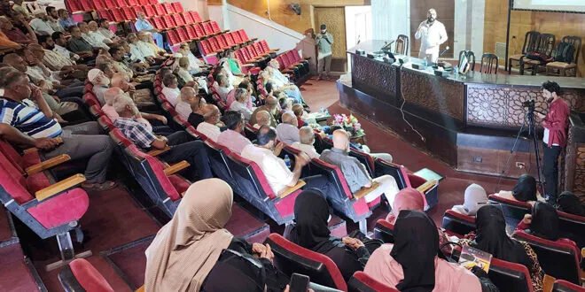 دير الزور: ندوة تسلط الضوء على دور لجان الأحياء في تطوير الإدارة المحلية وتحقيق التنمية