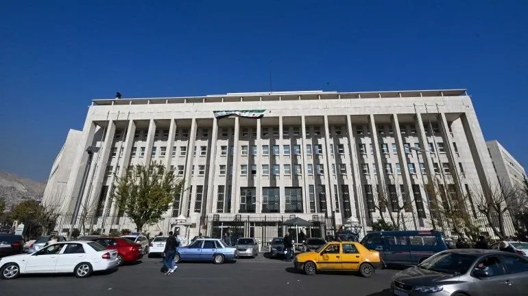 المركزي السوري يطلق حزمة إجراءات لجذب الاستثمارات وتسهيل حركة رؤوس الأموال