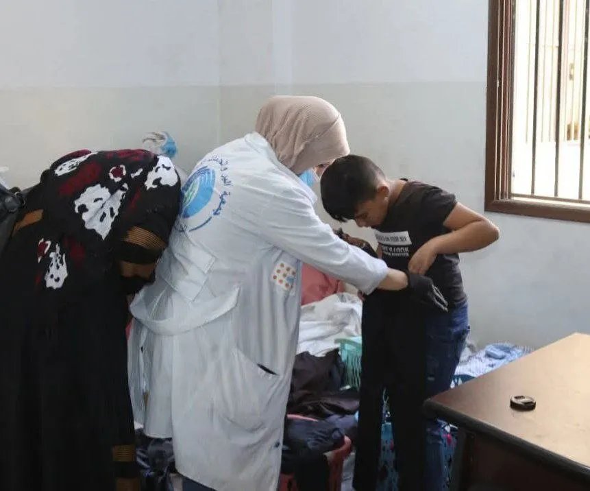 بهجة العيد: جمعية خيرية توزع 3000 قطعة ملابس جديدة على أطفال الحسكة والأرامل