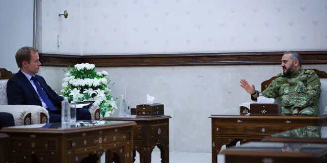 وزير الدفاع السوري يبحث مع القائم بأعمال السفارة الفرنسية تعزيز التعاون المشترك