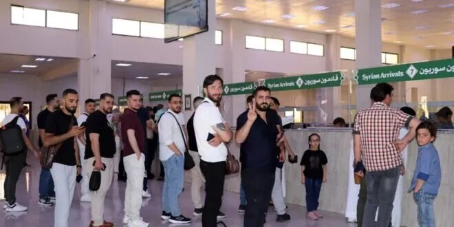 عودة مئات المهجرين السوريين من الأردن عبر معبر نصيب بدعم إماراتي