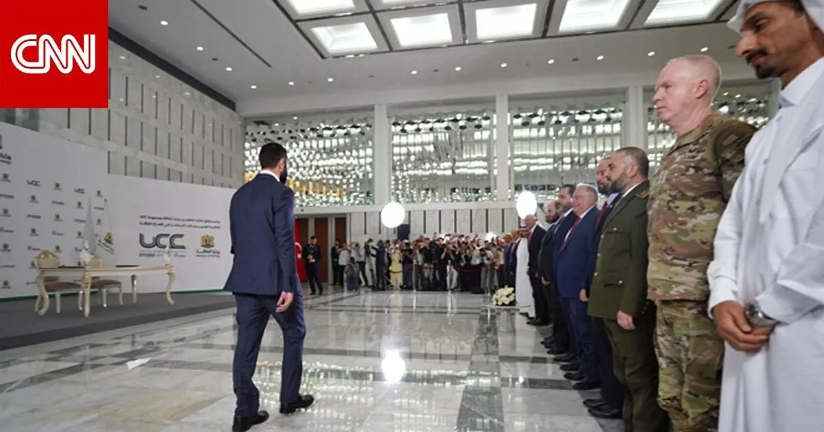 استقبال حافل لأحمد الشرع: وقوف مسؤولين أمريكيين يثير جدلاً ويقارن باستقبال الأسد