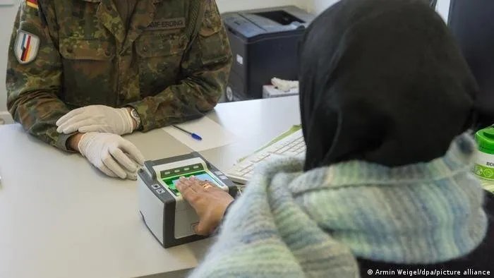 ألمانيا تواجه أزمة لجوء متفاقمة: ارتفاع قياسي في الطعون يهدد خطط الحكومة