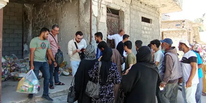 منظمة "هوز" تدعم العائلات العائدة إلى ديارها في دير الزور بمساعدات عينية ومالية