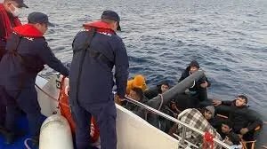 تركيا تنقذ 30 مهاجراً غير شرعي بينهم أطفال قرب سواحل موغلا