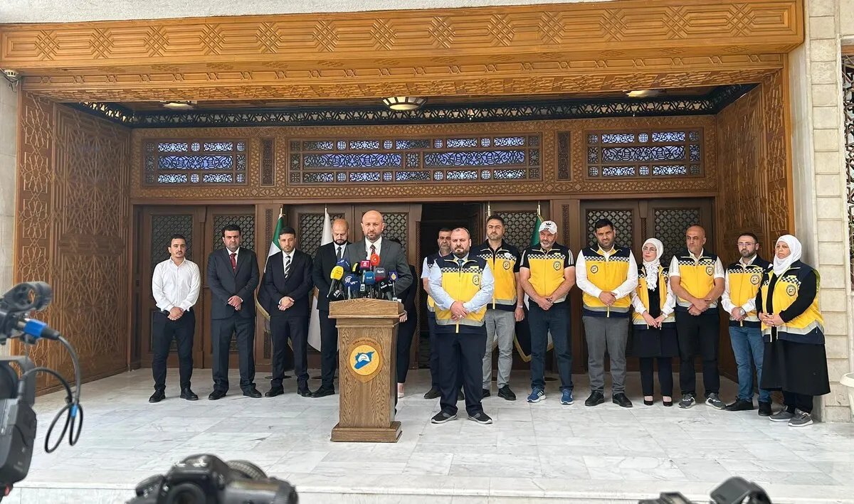 الخوذ البيضاء تحت مظلة الحكومة السورية: دمج تاريخي في وزارة الطوارئ والكوارث