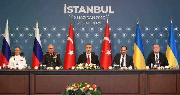 وزير الخارجية التركي يحذر: الصراع الأوكراني ينذر بحرب عالمية وشيكة