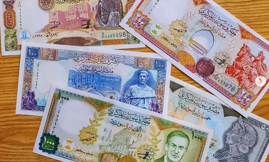 تحديث فوري: أسعار الدولار واليورو والذهب مقابل الليرة السورية في السوق السوداء اليوم 4 يونيو 2025