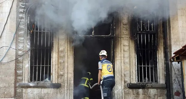 سيطرة سريعة على حريق في مبنى وزارة الداخلية القديم بدمشق دون إصابات