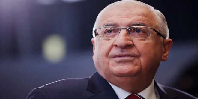 وزير الدفاع التركي يؤكد دعم أنقرة لوحدة الأراضي السورية ومكافحة الإرهاب