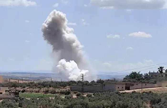 انفجارات عنيفة تهز مستودع أسلحة في حماة: هل هو هجوم إسرائيلي؟