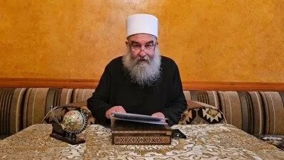 الشيخ حكمت الهجري يجدد دعمه لمتظاهري السويداء ويشيد بثباتهم في وجه الفساد