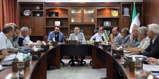 وزير الزراعة يبحث مع مديري المحافظات حلولاً لأزمة الجفاف وتحديات القطاع الزراعي