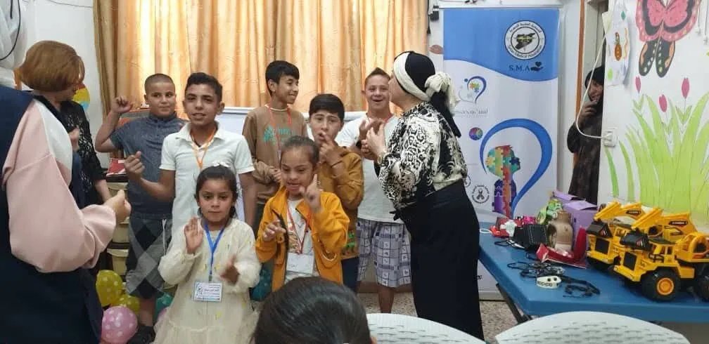 مساعدات غذائية لمهجري رأس العين وفرحة العيد لأطفال التوحد في الحسكة