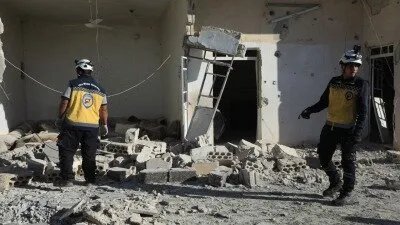 قوات النظام السوري تستهدف قرى ريف حلب الغربي بسرب من الطائرات المسيّرة الملغمة وتوقع أضراراً جسيمة بممتلكات المدنيين