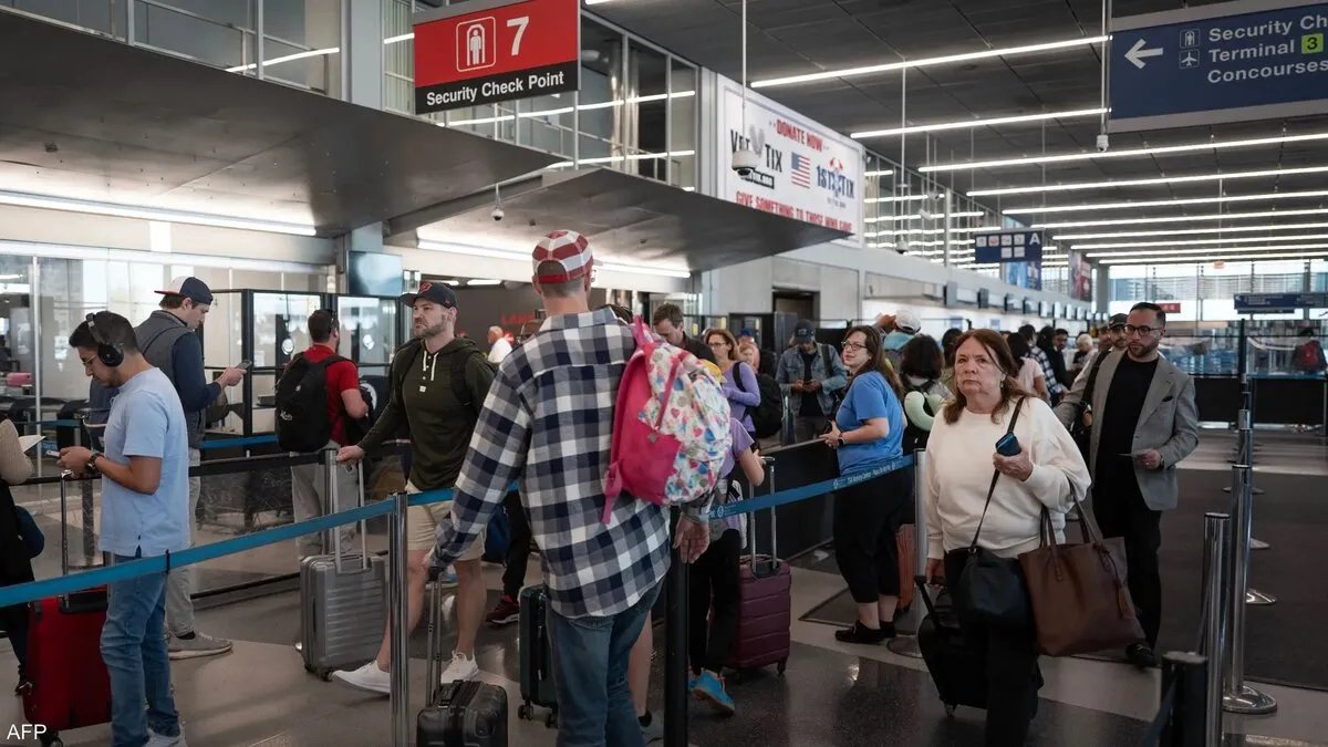 قرار جديد: ترامب يمنع دخول مواطني 12 دولة إلى أمريكا.. تعرف على الدول العربية المشمولة