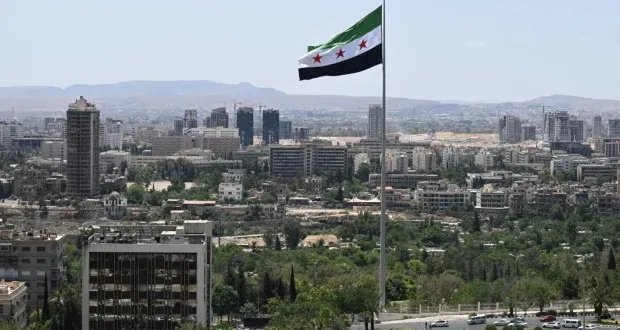 تصعيد خطير في الجنوب السوري: غارات إسرائيلية مكثفة ورسائل متبادلة حول "الخط الأحمر"