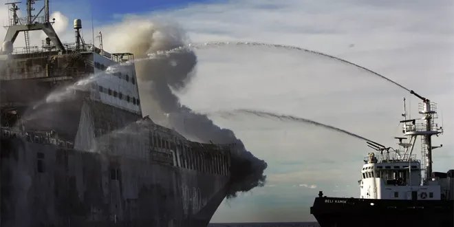 حريق هائل يلتهم 3000 سيارة قبالة سواحل ألاسكا.. والمركبات الكهربائية تزيد المخاوف