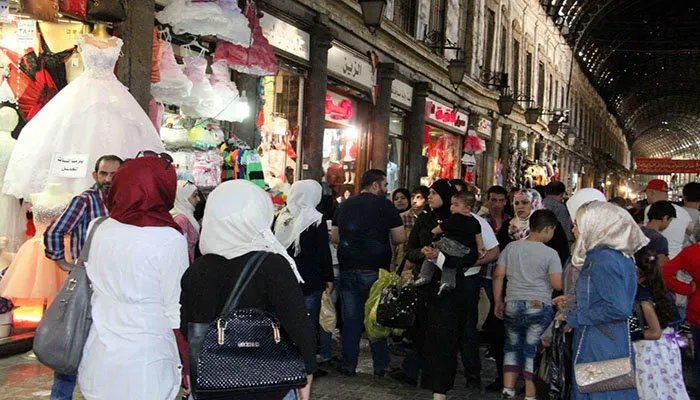 لماذا لم تنخفض الأسعار في سوريا رغم تحسن سعر صرف الليرة؟ خبراء يوضحون