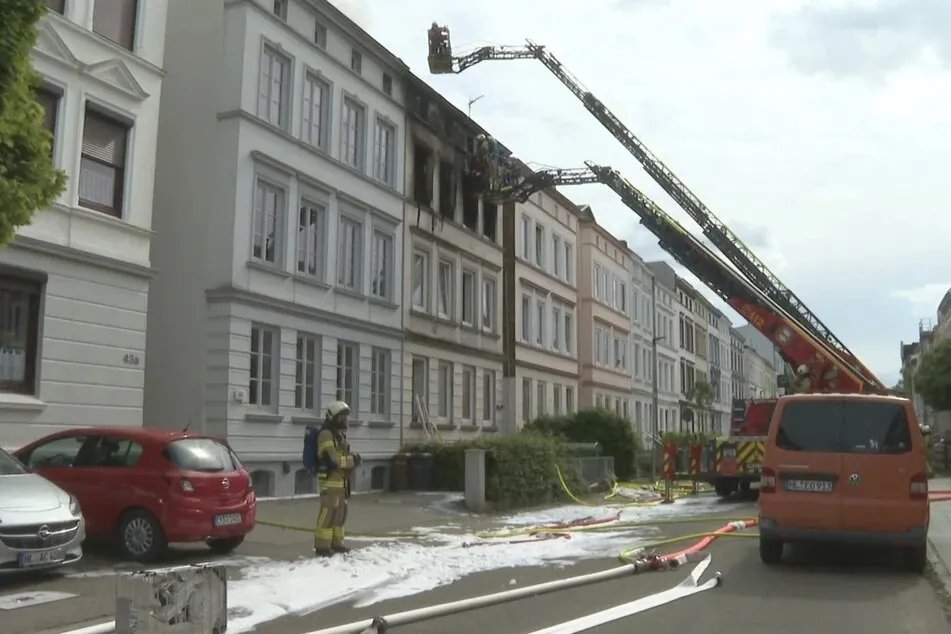 مأساة في ألمانيا: العثور على جثة شاب سوري في حريق لوبيك والتحقيقات مستمرة